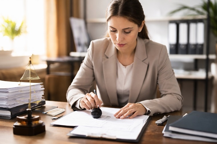 סוכנות התרגום "אינטרנסלייט" שירותים נוטריוניים